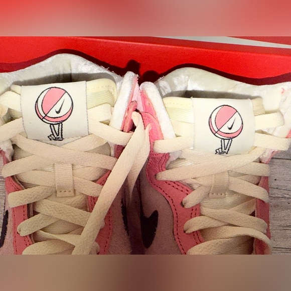 Nike Dunk High
Hoops Pack Pink (Women's size 7) - Picture 10 of 15